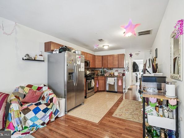 552 N 11TH Street, Philadelphia PA 19123