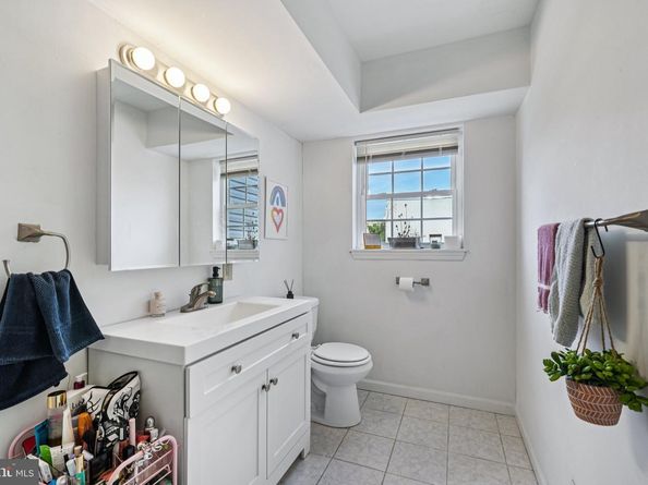 552 N 11TH Street, Philadelphia PA 19123