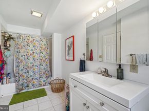 552 N 11TH Street, Philadelphia PA 19123