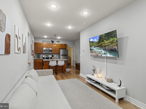 6038 Cedar Avenue, Philadelphia PA 19143