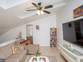 48 Bonnie Gellman Court B48, Philadelphia PA 19114
