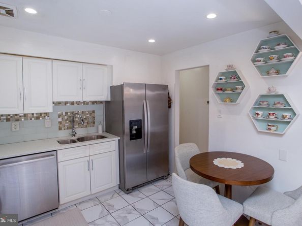 48 Bonnie Gellman Court B48, Philadelphia PA 19114
