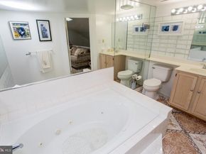 48 Bonnie Gellman Court B48, Philadelphia PA 19114