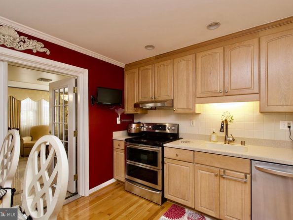 7052 Wardell St, Annandale VA 22003