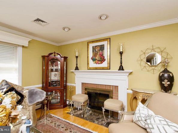 7052 Wardell St, Annandale VA 22003