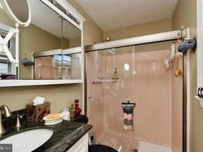 7052 Wardell St, Annandale VA 22003