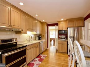 7052 Wardell St, Annandale VA 22003