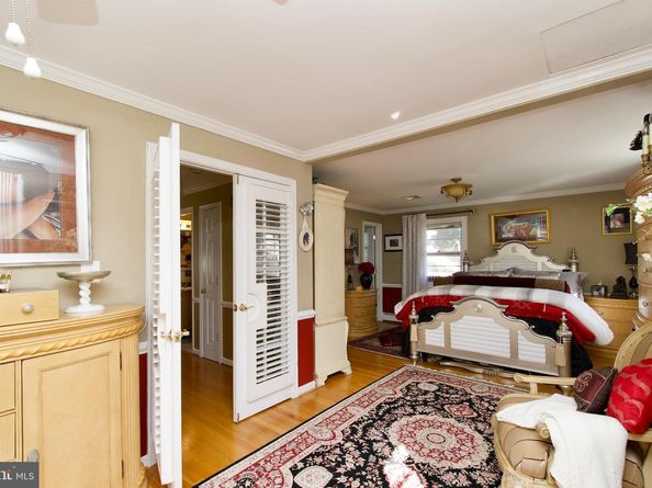 7052 Wardell St, Annandale VA 22003