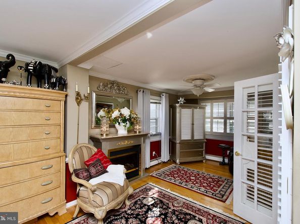 7052 Wardell St, Annandale VA 22003