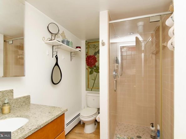 7052 Wardell St, Annandale VA 22003