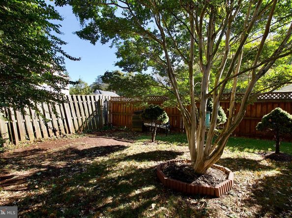 7052 Wardell St, Annandale VA 22003