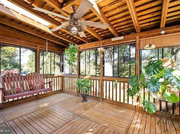 7052 Wardell St, Annandale VA 22003