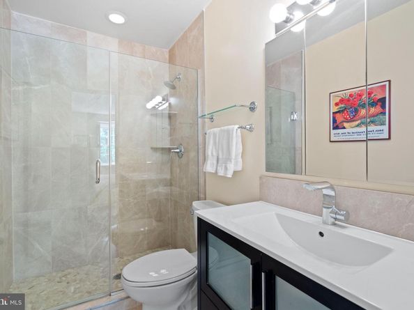 3533 Hamlet Place 506, Chevy Chase MD 20815