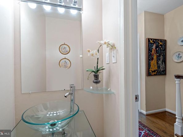 3533 Hamlet Place 506, Chevy Chase MD 20815