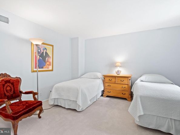 3533 Hamlet Place 506, Chevy Chase MD 20815