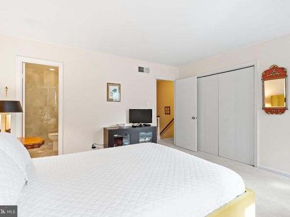 3533 Hamlet Place 506, Chevy Chase MD 20815