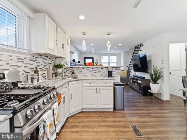 1008 Springfield, Collingdale PA 19023