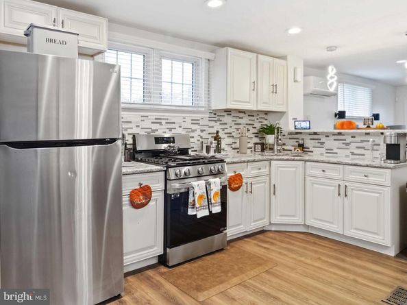 1008 Springfield, Collingdale PA 19023