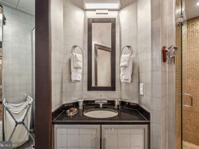 421 Chestnut Street 304, Philadelphia PA 19106