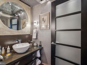 421 Chestnut Street 304, Philadelphia PA 19106