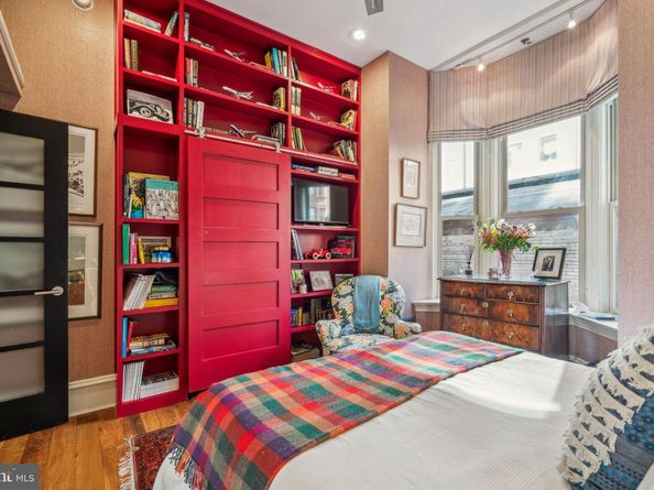 421 Chestnut Street 304, Philadelphia PA 19106