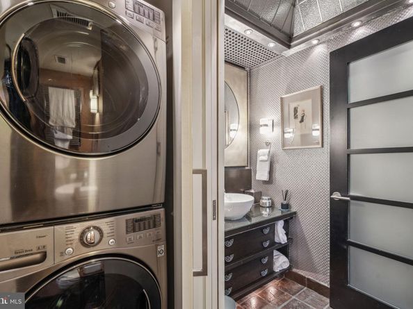 421 Chestnut Street 304, Philadelphia PA 19106