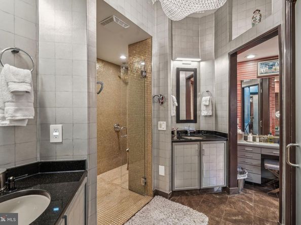 421 Chestnut Street 304, Philadelphia PA 19106