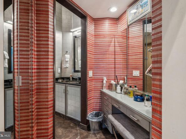 421 Chestnut Street 304, Philadelphia PA 19106