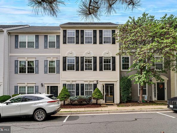 22973 Whitehall Terrace, Sterling VA 20166