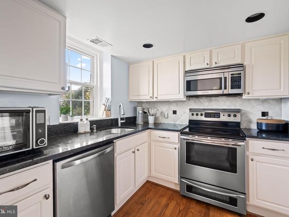3050 S Buchanan Street C1, Arlington VA 22206