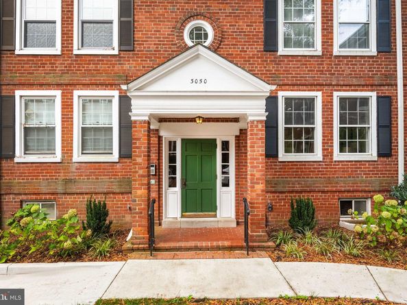 3050 S Buchanan Street C1, Arlington VA 22206