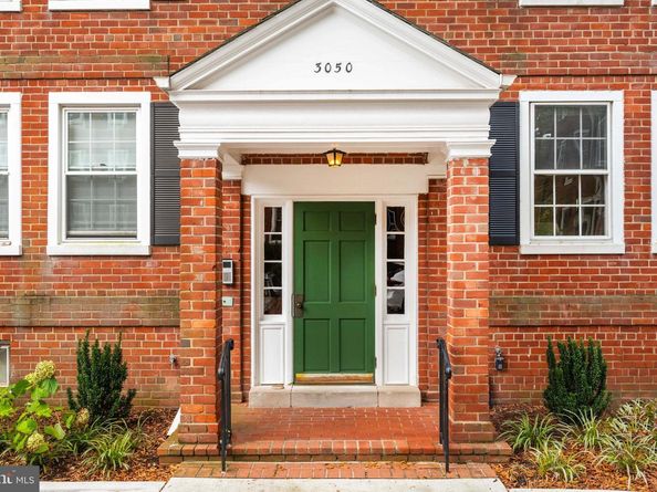 3050 S Buchanan Street C1, Arlington VA 22206
