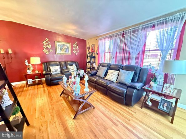 7836 Lorna Drive, Philadelphia PA 19111