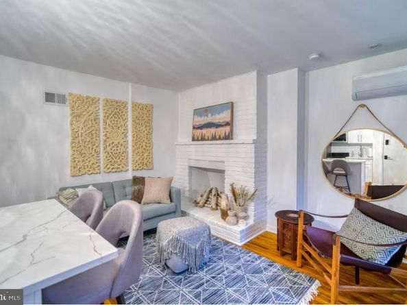 1026 Pine Street, Philadelphia PA 19107