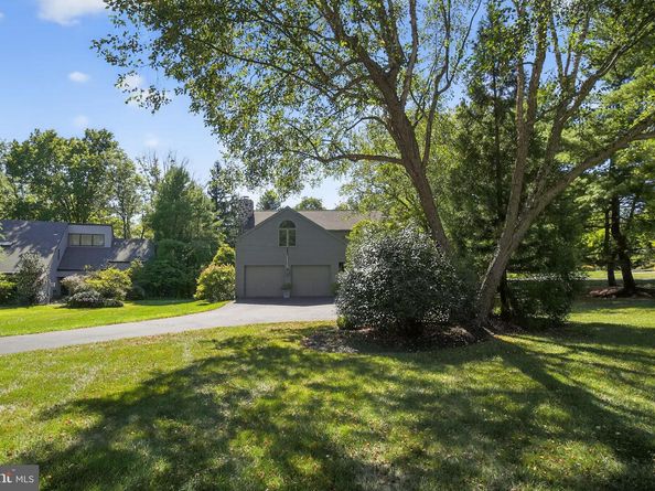 1 Fox Pond, Spring House PA 19477