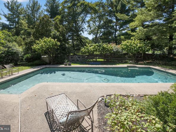 1 Fox Pond, Spring House PA 19477
