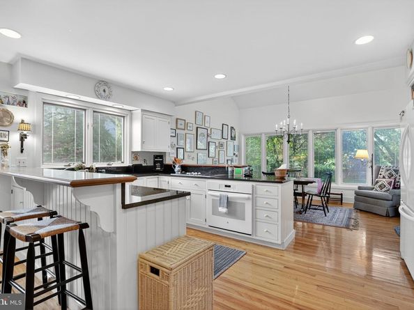 1 Fox Pond, Spring House PA 19477