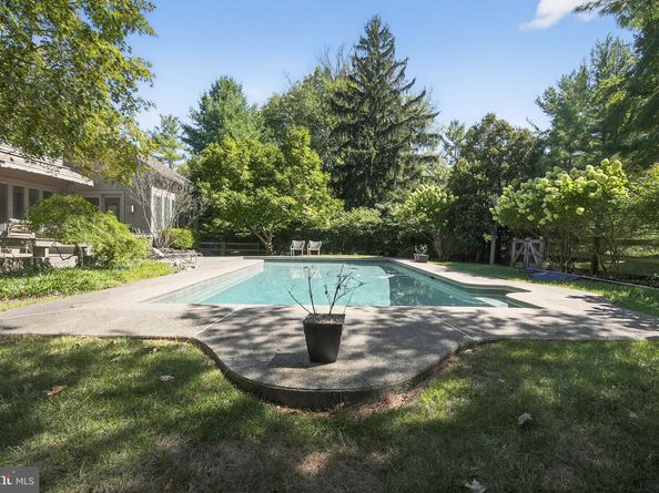 1 Fox Pond, Spring House PA 19477