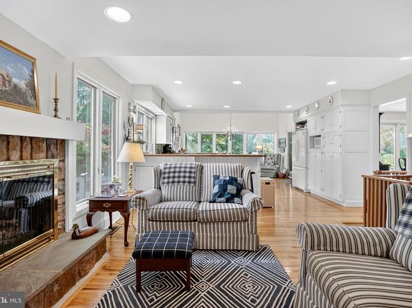 1 Fox Pond, Spring House PA 19477