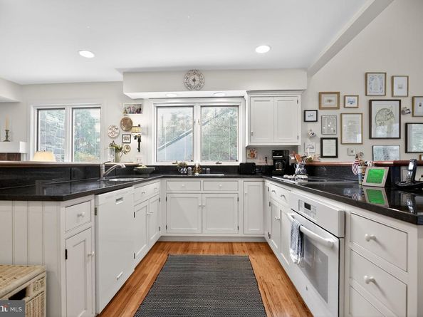 1 Fox Pond, Spring House PA 19477