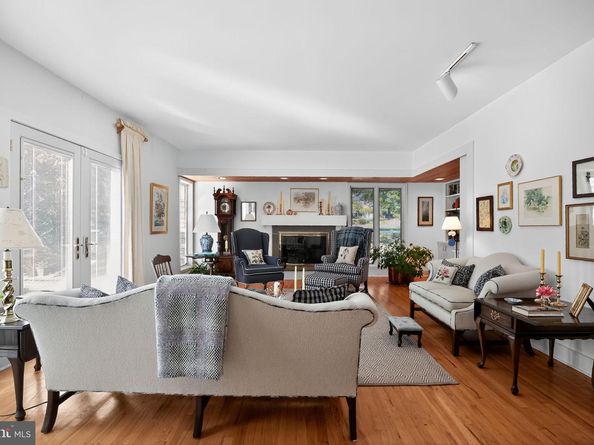 1 Fox Pond, Spring House PA 19477