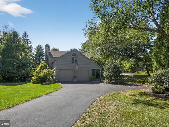 1 Fox Pond, Spring House PA 19477