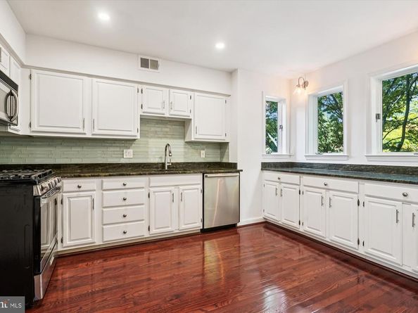 2646 Woodley Place NW 1/2, Washington DC 20008