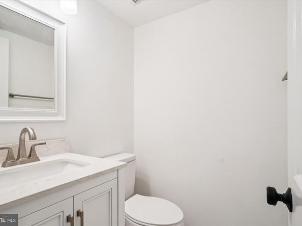 2646 Woodley Place NW 1/2, Washington DC 20008