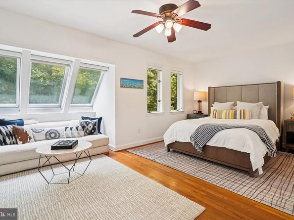 2646 Woodley Place NW 1/2, Washington DC 20008