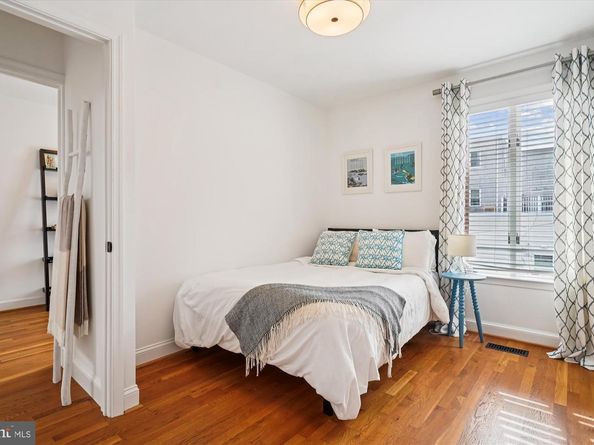 2646 Woodley Place NW 1/2, Washington DC 20008