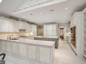 8917 Harvest Square Court, Potomac MD 20854