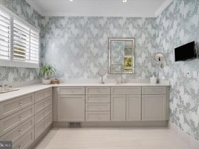 8917 Harvest Square Court, Potomac MD 20854