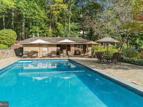 8917 Harvest Square Court, Potomac MD 20854