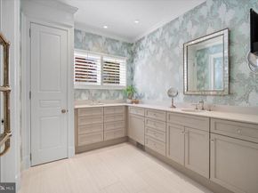 8917 Harvest Square Court, Potomac MD 20854